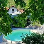 Superior - Am Mit Garten Und Pool * Engelsbach